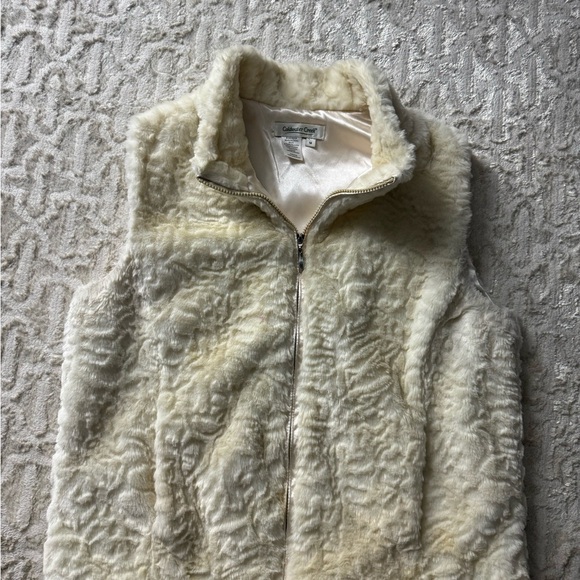 Coldwater Creek Jackets & Blazers - Coldwater Creek Cream Fleece Vest size medium.